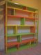 Bibliotheque demontable, au design cubique, laquee en 3 couleurs