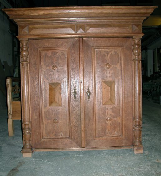 Restauration d'un dressoir en ch&ecirc;ne